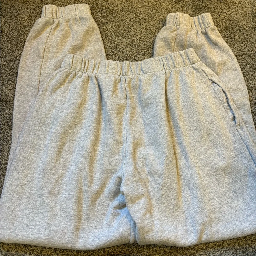 Brandy Melville Rosa Sweatpants - Picture 3 of 3